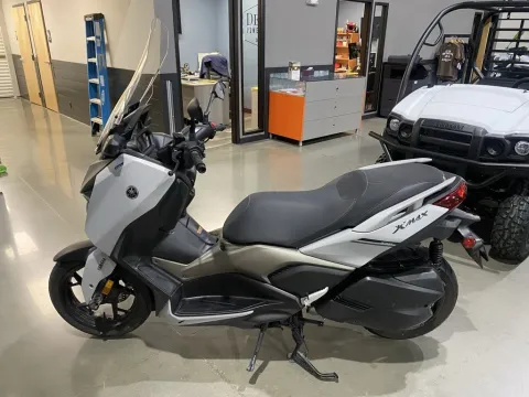 More photos of 2024 Yamaha XMAX at Dell's Powersports, MO