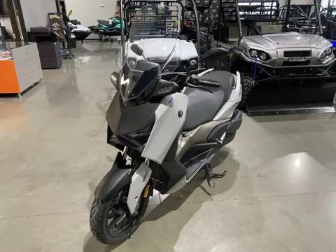 More photos of 2024 Yamaha XMAX at Dell's Powersports, MO