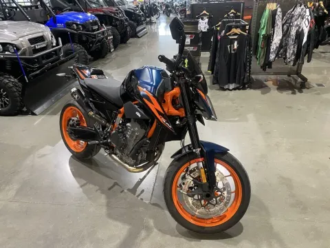 Photos of 2023 KTM Duke 890 R for sale in Grain Valley, MO at Dell's Powersports