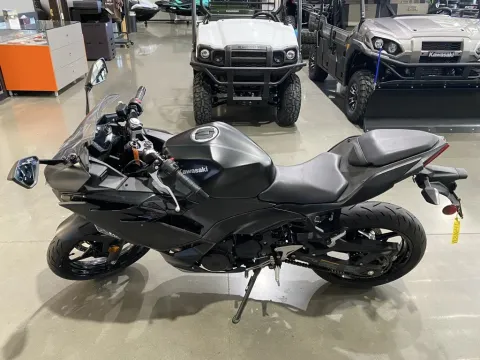 More photos of 2026 Kawasaki Ninja 500 ABS at Dell's Powersports, MO