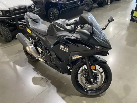 Photos of 2026 Kawasaki Ninja 500 ABS for sale in Grain Valley, MO at Dell's Powersports