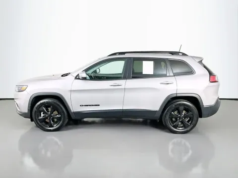 More photos of 2020 Jeep Cherokee Altitude at Clement Supercenter, MO