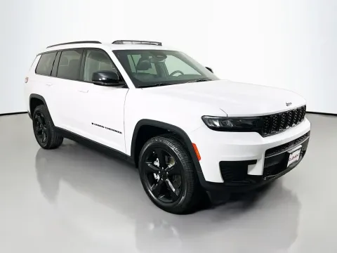 Another view of 2023 Jeep Grand Cherokee L Altitude for sale in Saint Charles, MO at Clement Supercenter