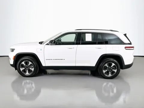 More photos of 2022 Jeep Grand Cherokee 4xe at Clement Supercenter, MO