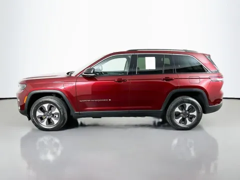 More photos of 2022 Jeep Grand Cherokee 4xe at Clement Supercenter, MO