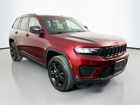 More photos of 2023 Jeep Grand Cherokee Altitude X at Clement Supercenter, MO