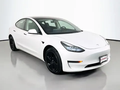 More photos of 2023 Tesla Model 3 at Clement Supercenter, MO