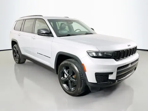 Another view of 2023 Jeep Grand Cherokee L Altitude for sale in Saint Charles, MO at Clement Supercenter