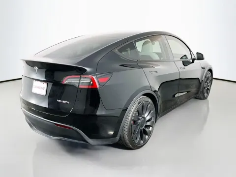 More photos of 2024 Tesla Model Y Performance at Clement Supercenter, MO