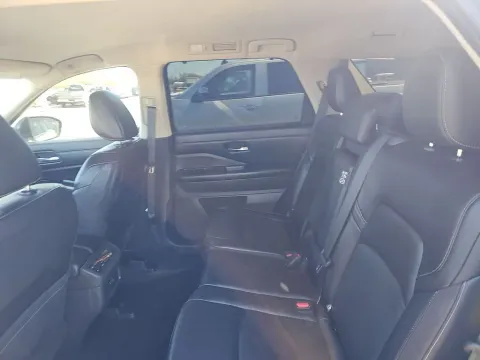 More photos of 2023 Nissan Pathfinder SL at Clement Supercenter, MO