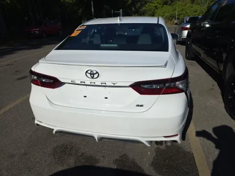 More photos of 2022 Toyota Camry SE at Clement Supercenter, MO