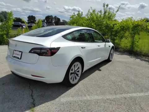 More photos of 2022 Tesla Model 3 at Clement Supercenter, MO