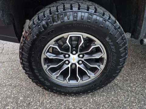 More photos of 2021 Chevrolet Colorado ZR2 at Clement Supercenter, MO
