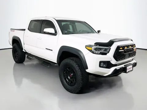 More photos of 2023 Toyota Tacoma TRD Off-Road at Clement Supercenter, MO
