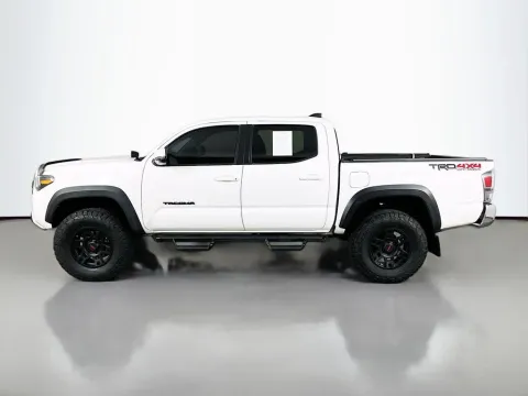 More photos of 2023 Toyota Tacoma TRD Off-Road at Clement Supercenter, MO