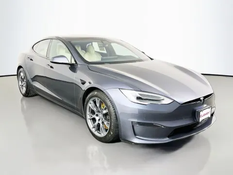 More photos of 2022 Tesla Model S at Clement Supercenter, MO