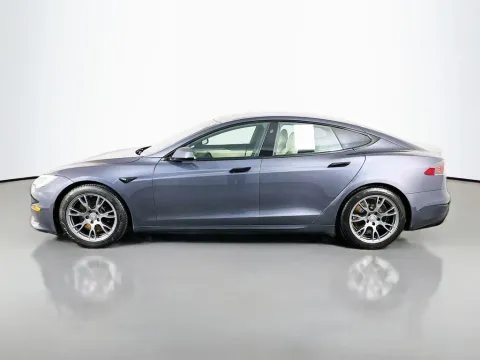 More photos of 2022 Tesla Model S at Clement Supercenter, MO