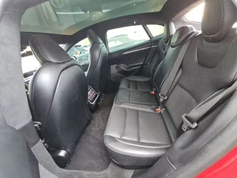 More photos of 2021 Tesla Model S Plaid at Clement Supercenter, MO