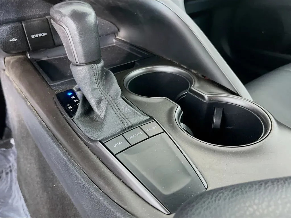 2023 Toyota Camry SE - Photo 23