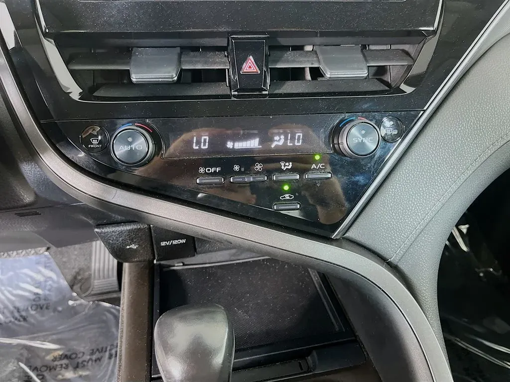 2023 Toyota Camry SE - Photo 22