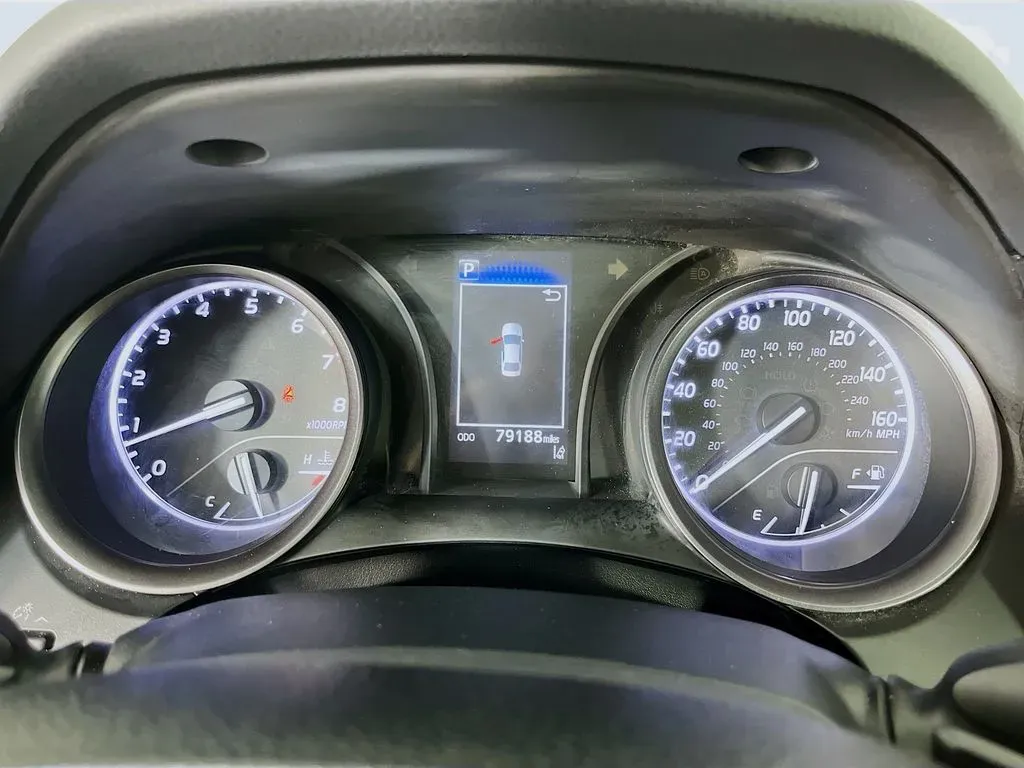 2023 Toyota Camry SE - Photo 18
