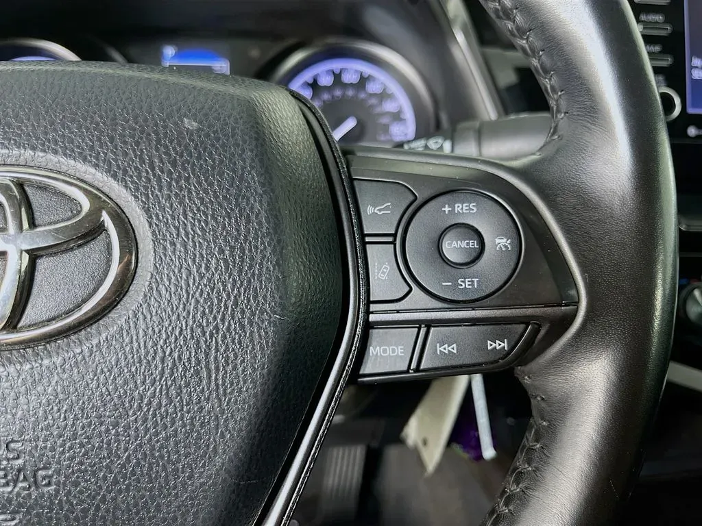 2023 Toyota Camry SE - Photo 17