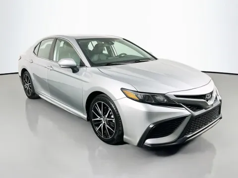 More photos of 2023 Toyota Camry SE at Clement Supercenter, MO
