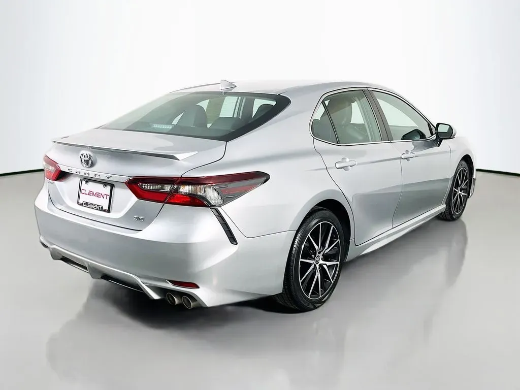 2023 Toyota Camry SE - Photo 7
