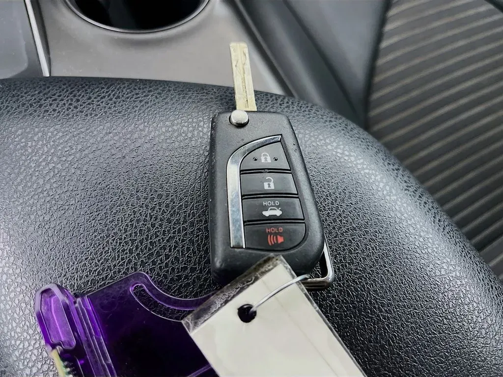 2023 Toyota Camry SE - Photo 24
