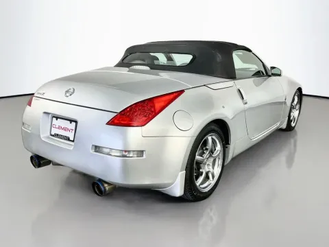 More photos of 2007 Nissan 350Z Touring at Clement Supercenter, MO