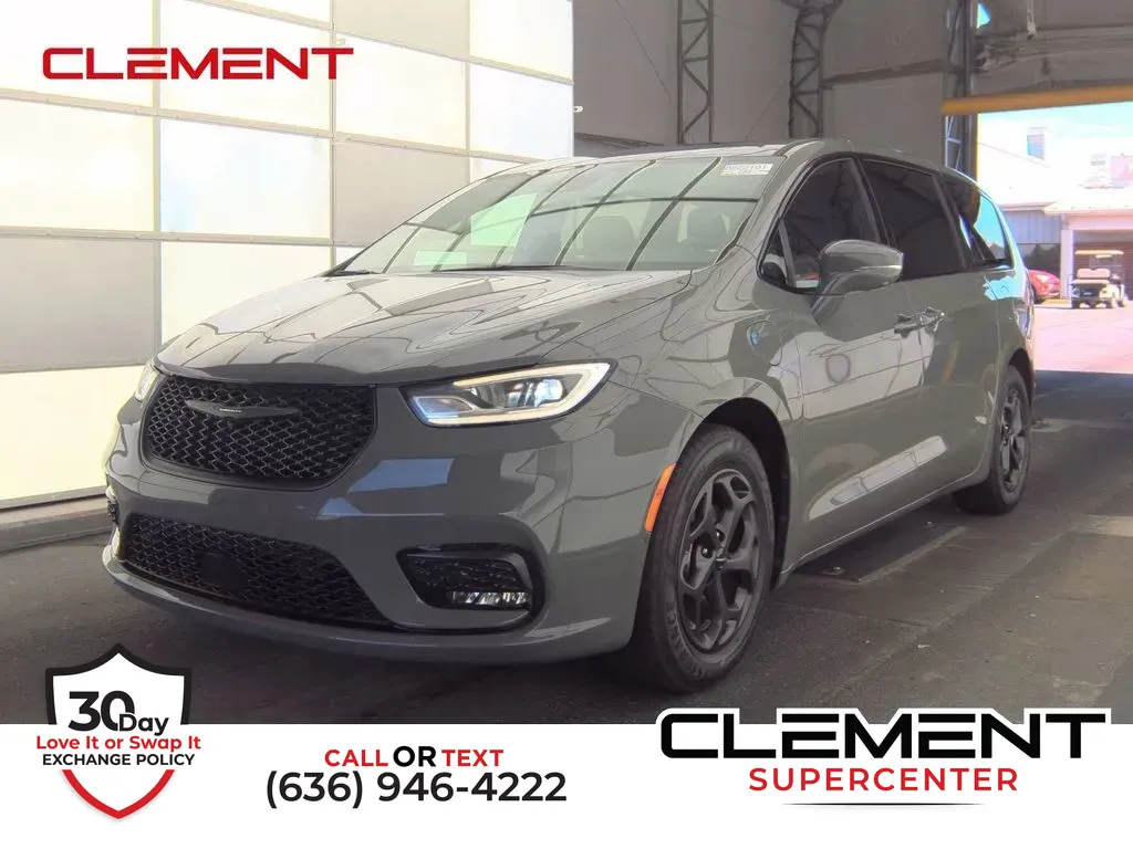 Gray 2022 Chrysler Pacifica Hybrid Limited for sale in Saint Charles, MO