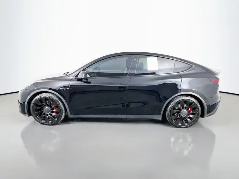 More photos of 2022 Tesla Model Y Performance at Clement Supercenter, MO