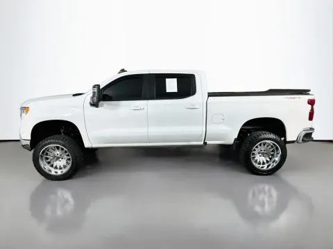 More photos of 2022 Chevrolet Silverado 1500 LT at Clement Supercenter, MO