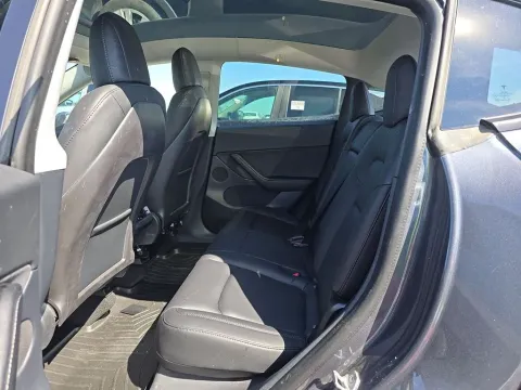 More photos of 2020 Tesla Model Y Long Range at Clement Supercenter, MO