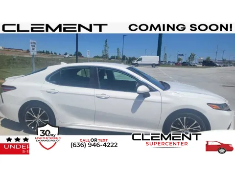 White 2020 Toyota Camry SE for sale in Saint Charles, MO