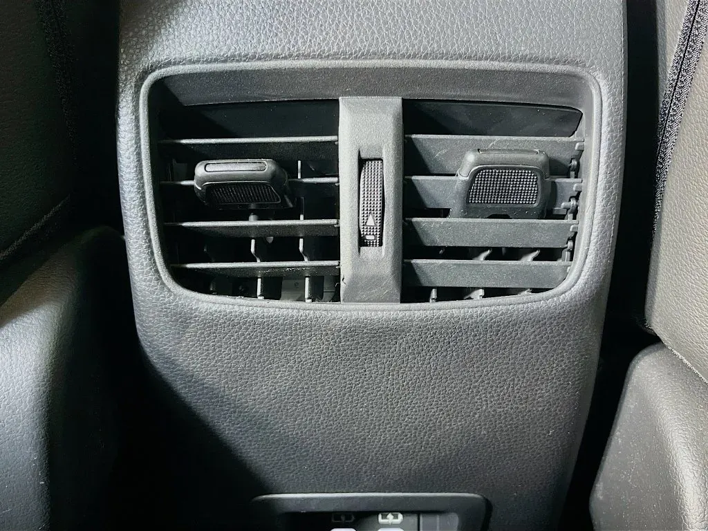 2024 Toyota Corolla Cross XSE - Photo 32