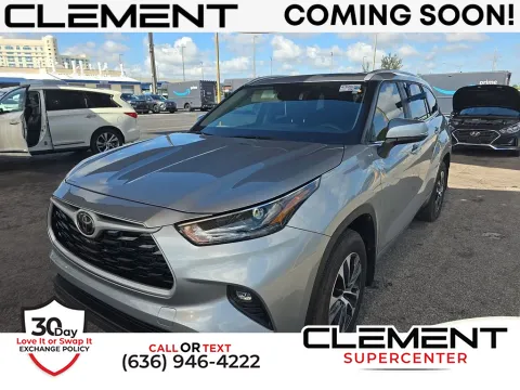 Silver 2025 Toyota Highlander XLE for sale in Saint Charles, MO