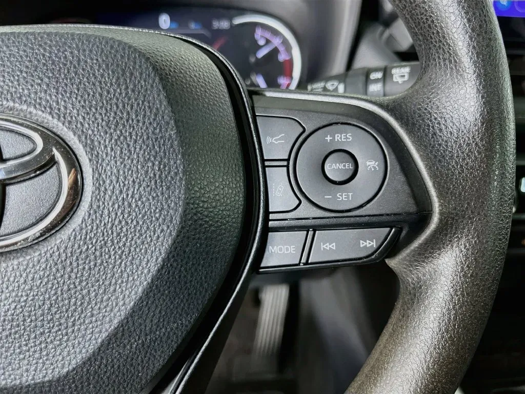 2024 Toyota RAV4 XLE - Photo 15