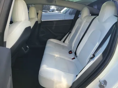 More photos of 2022 Tesla Model 3 at Clement Supercenter, MO