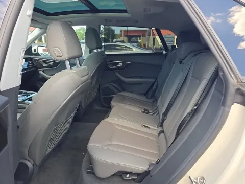 More photos of 2022 Audi Q8 55 Premium Plus at Clement Supercenter, MO