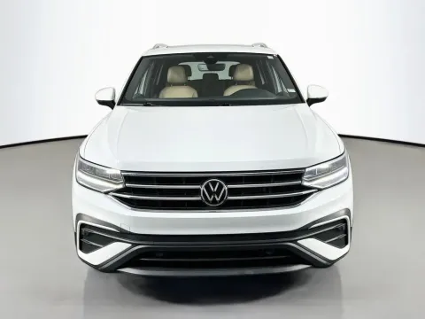 Another view of 2022 Volkswagen Tiguan 2.0T SE for sale in Saint Charles, MO at Clement Supercenter