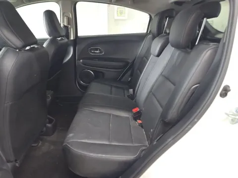 More photos of 2021 Honda HR-V EX-L at Clement Supercenter, MO