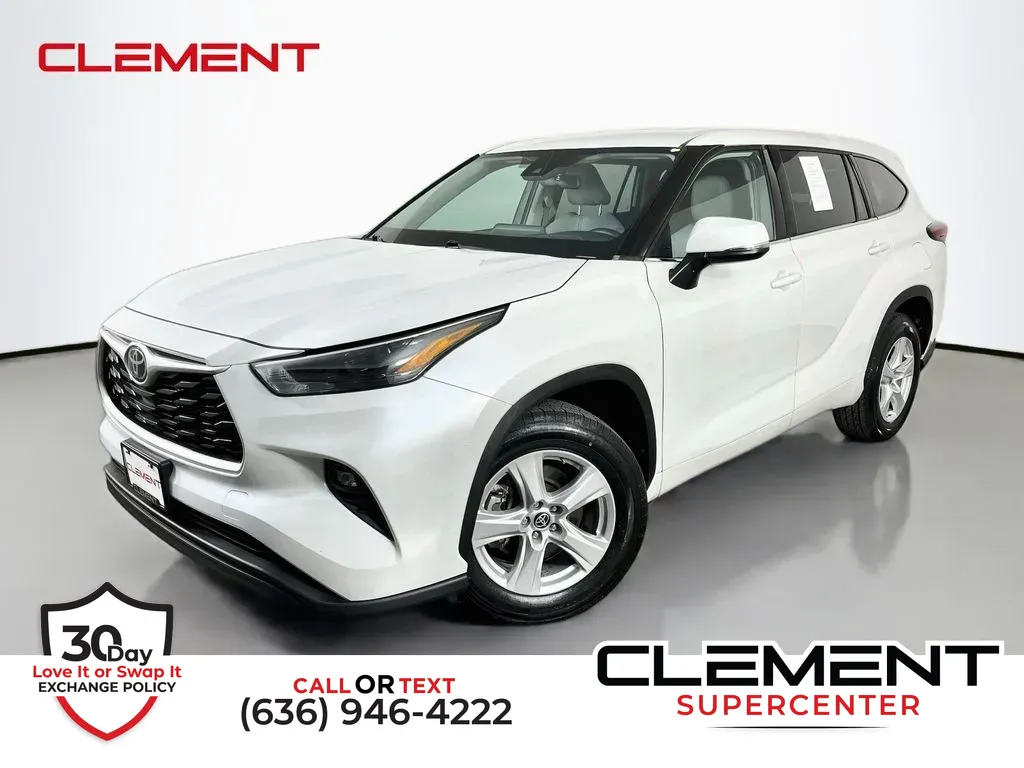 White 2022 Toyota Highlander LE for sale in Saint Charles, MO