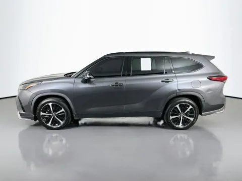 More photos of 2021 Toyota Highlander XSE at Clement Supercenter, MO