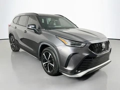 More photos of 2021 Toyota Highlander XSE at Clement Supercenter, MO