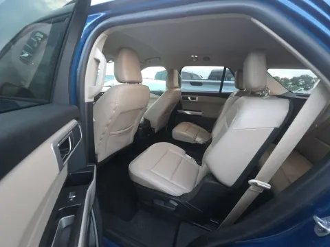 More photos of 2022 Ford Explorer XLT at Clement Supercenter, MO