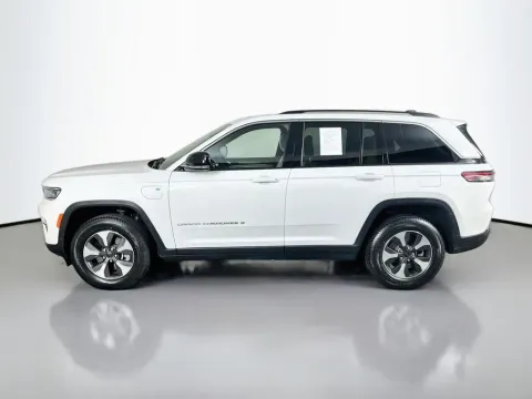 More photos of 2022 Jeep Grand Cherokee 4xe at Clement Supercenter, MO