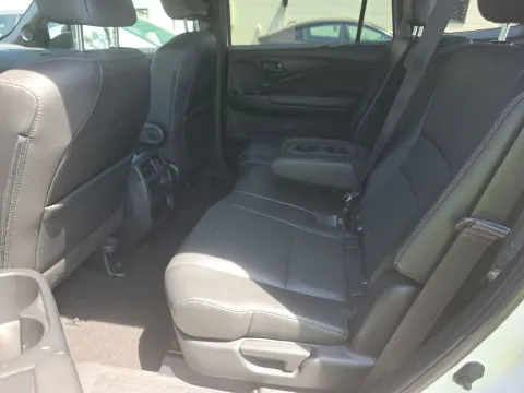 More photos of 2023 Honda Passport EX-L at Clement Supercenter, MO