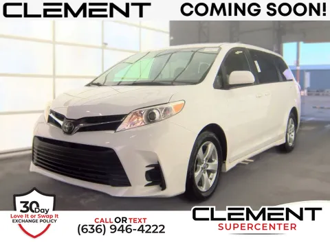 White 2020 Toyota Sienna LE for sale in Saint Charles, MO