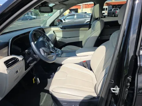 Another view of 2022 Hyundai Palisade Limited for sale in Saint Charles, MO at Clement Supercenter